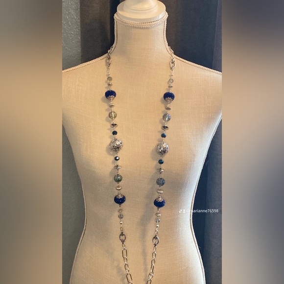Women’s long chain beaded necklace. - Picture 4 of 17